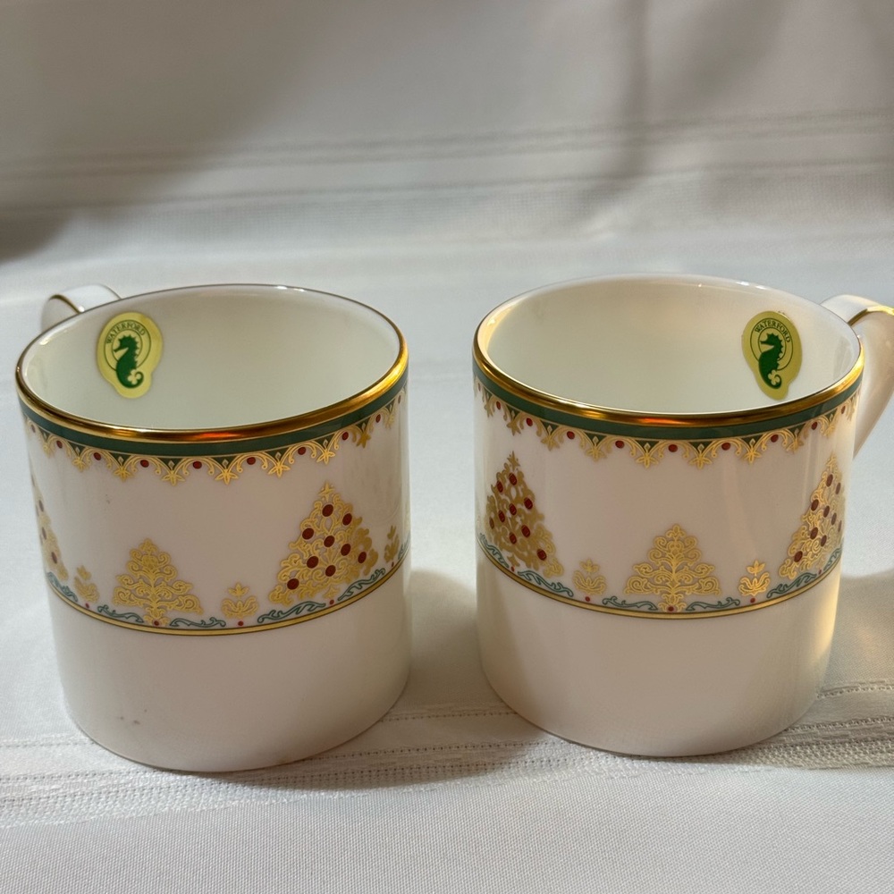 COPY - Retired Waterford Fine China. Yuletide pattern, set of 2